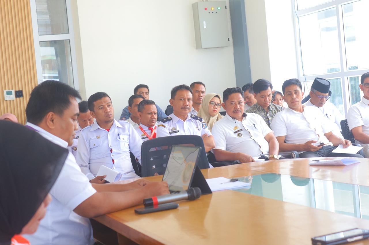 INOVASI -- Kadisdukcapil Bulukumba Dedi Rahmadi memperkenalkan inovasi Layanan Adminduk Terpadu di Desa/Kelurahan (Lada Terpedas), Jumat (9/8) 
