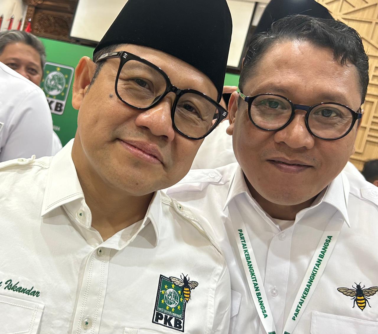 DUKUNG MUHAIMIN -- Abdul Muhaimin Iskandar bersama Ketua DPC PKB Bulukumba Fahidin HDK foto bersama beberapawaktu lalu. 