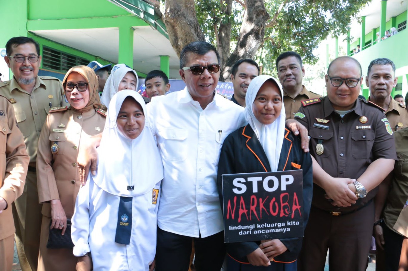 DEKLARASI -- Bupati Bulukumba Andi Muchtar Ali Yusuf menghadiri deklarasi sekolah bersih narkoba yang dilaksanakan UPT SPF SMPN 2 Bulukumba, Selasa (20/8i). 