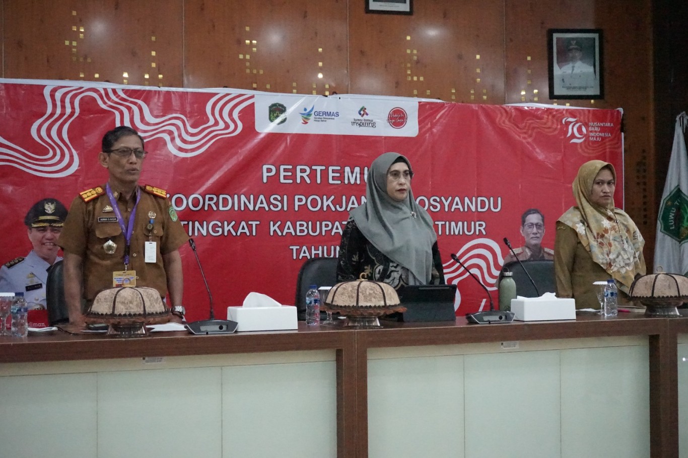RAKOR -- Dinas Kesehatan Kabupaten Luwu Timur menggelar RakoR dalam rangka mengoptimalkan pembinaan Pokjanal Posyandu (Kelompok Kerja Operasional Pos Pelayanan Terpadu) Tingkat Kabupaten Luwu Timur di Aula Rujab Bupati Lutim, Senin (19/8). 