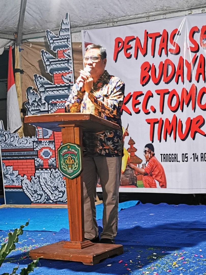 PENTAS SENI -- Pemerintah Kecamatan Tomoni Timur (TomTim) menggelar pekan budaya di halaman Kantor Camat Tomoni Timur Kertoraharjo