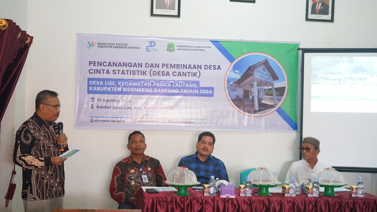 CANANGKAN -- Pj Bupati Sidrap, H Basra mencanangkan Desa Lise, Kecamatan Panca Lautang sebagai Desa Cinta Statistik (Desa Cantik), Sabtu (10/8), akhir pekan kemarin. 