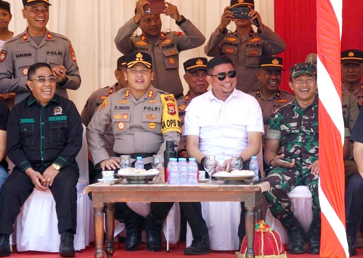 IST SIMULASI -- Bupati Gowa, Adnan Purichta Ichsan bersama Ketua DPRD Gowa, Kapolres, Dandim dan Forkopimda lainnya saat pelaksanaan Simulasi Sispamkota Pilkada Serentak. 