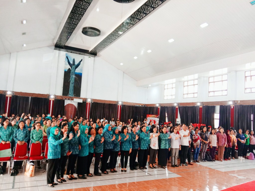 AKSI -- Dinas Pemberdayaan Masyarakat dan Lembang (DPML) Tana Toraja menggelar aksi lima peningkatan kapasitas Kader Pembangunan Manusia (KPM) kepada 160 peserta dari kelurahan dan lembang (Desa) di Gedung Tammuan Mali, Makale selama dua hari (14-15/8). 