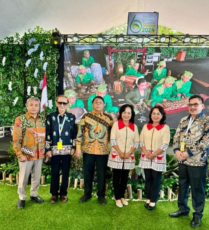 FORUM -- Bupati Tana Toraja Theofilus Allorerung dan rombongan beserta Pj Bupati Sidrap H Basra saat menghadiri Fornas KKS di Kabupaten Sukabumi Jawa Barat baru-baru ini.