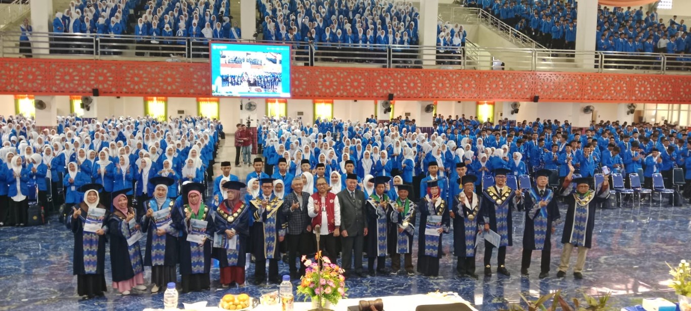 Kukuhkan 3.311 Maba, Rektor Unismuh Makassar Tekankan Pentingnya Soft Skill