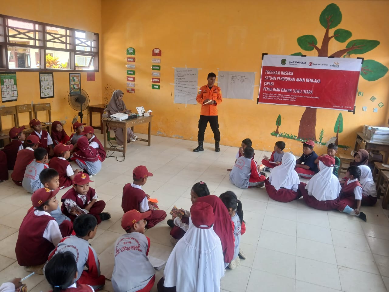 Pelatihan SPAB yang dilaksanakan Yayasan Celosia Marennu Indonesia bersama Save The Children di Malangke, Luwu Utara.