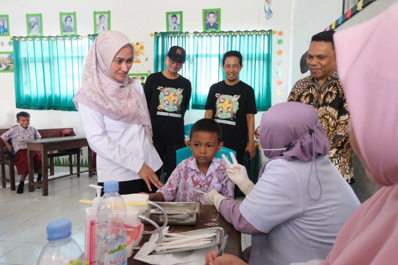 Bupati Luwu Utara, Indah Putri Indriani menghadiri kampanye Healthier Smile di SDN 042 Radda, Kecamatan Baebunta, Kabuapten Luwu Utara.