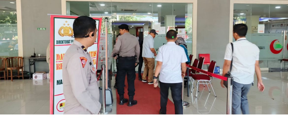 IST
PEMERIKSAAN KESEHATAN--Birokrat senior Pemkab Maros Andi Muetazim Mansyur menjalani pemeriksaan kesehatan di Rumah Sakit Pendidikan Unhas, Rabu (11/9) selaku bakal calon wakil bupati
