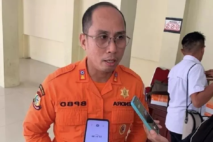 int
Achmad Hendra Hakamuddin