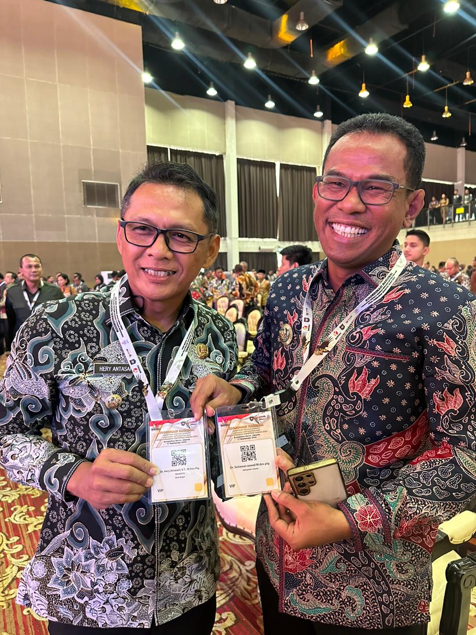 RAKORNAS -- Pj Bupati Takalar, Setiawan Aswad (kanan) usai mengikuti Rakornas Penjabat Bupati.
