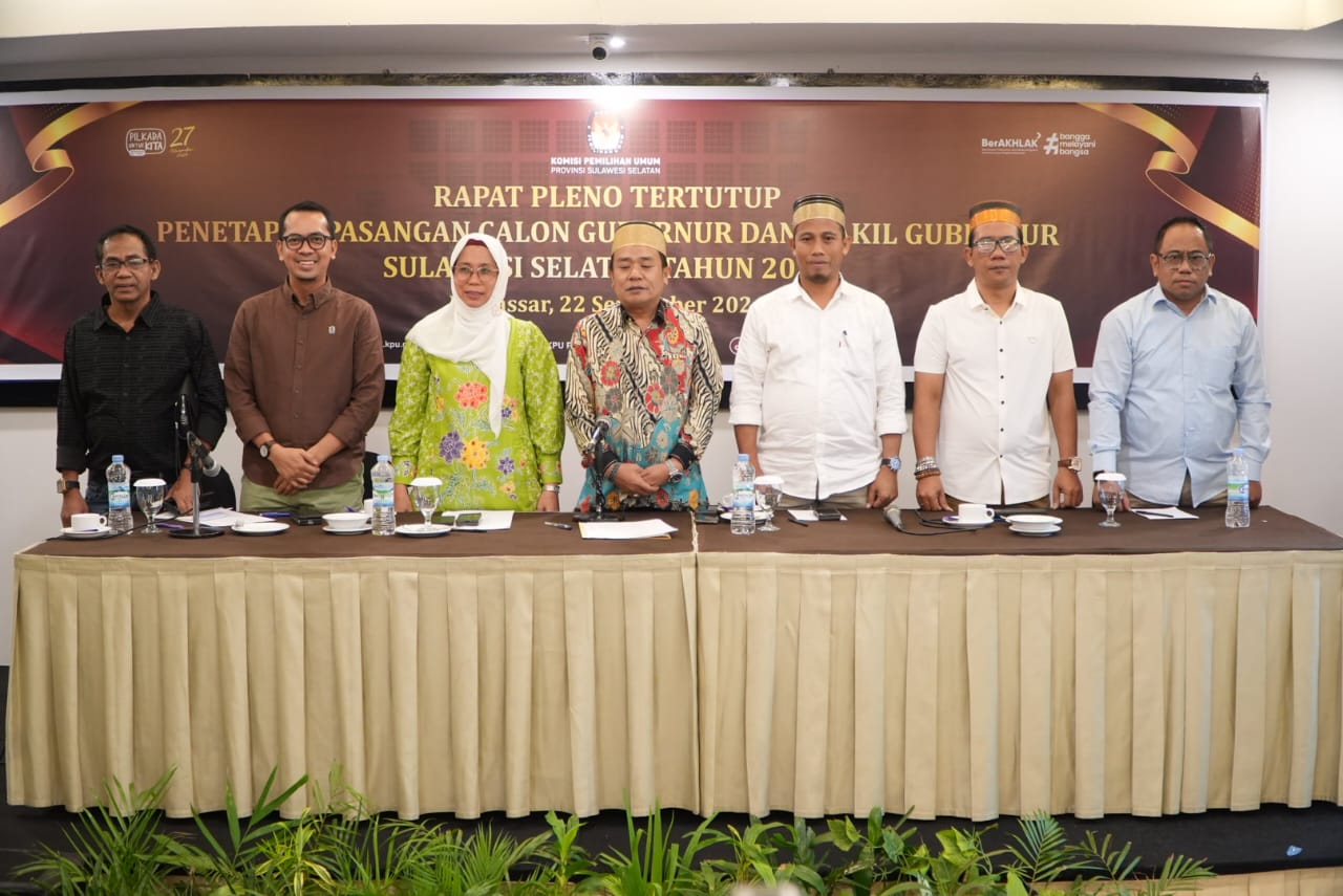IST
PENETAPAN-KPU Sulawesi Selatan melaksanakan rapat pleno tertutup dalam rangka penetapan pasangan calon gubernur dan wakil gubernur, Minggu (22/9). Andi Sudirman Sulaeman-Fatmawati Rusdi dan Moh Ramdhan Pomanto-Azhar Arsyad ditetapkan sebagai pasangan yang akan berkontestasi di pilgub Sulsel 27 November 2024. 