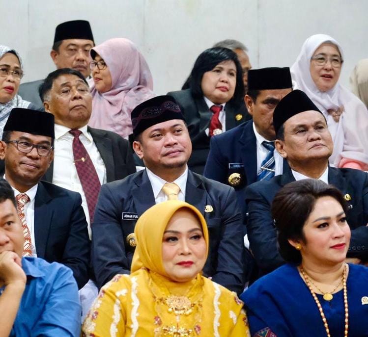IST
PELANTIKAN -- Bupati Gowa, Adnan Purichta Ichsan, ikut menghadiri pelantikan anggota DPRD Sulsel. 
