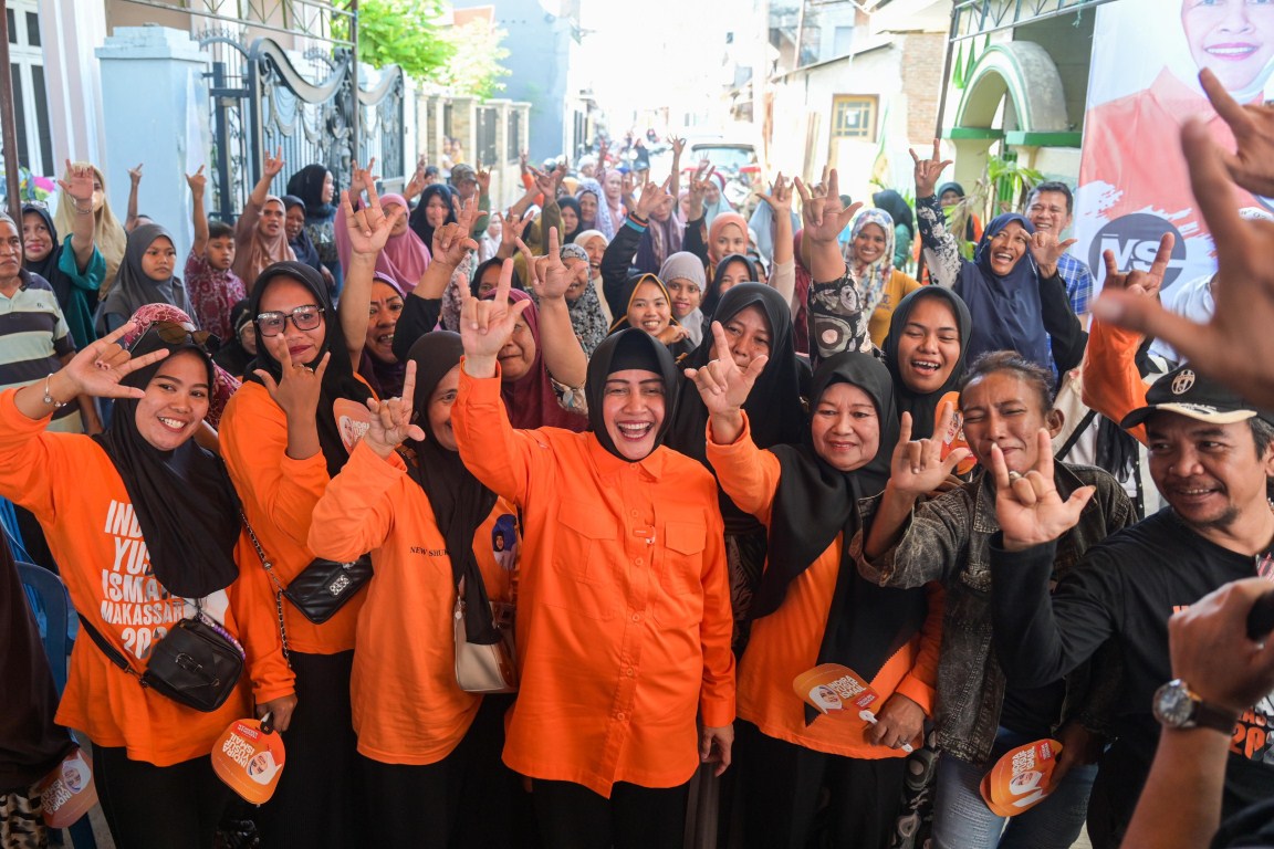 IST
SILATURAHMI--Calon wali kota Makassar, Indira Yusuf Ismail melakukan silaturahmi bersama komunitas masyarakat Bontomanai Bersatu di Kelurahan Mangasa, Kecamatan Tamalate
