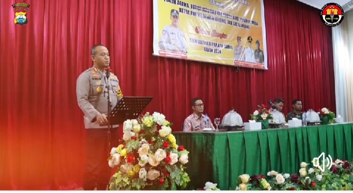 IST
KEAMANAN -- Kapolrestabes Makasaar, Kombes Pol Mokhamad Ngajib saat melakukan silaturahmi dengan warga Kecamatan Mariso di gedung Wanita Jalan Bajiminasa.
