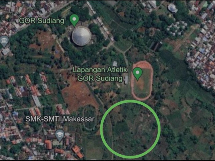 int
Pantauan satelit titik lahan pembangunan stadion di kawasan GOR Sudiang Makassar.Presiden RI Jokowi batal datang melakukan groundbreaking di lokasi tersebut.
