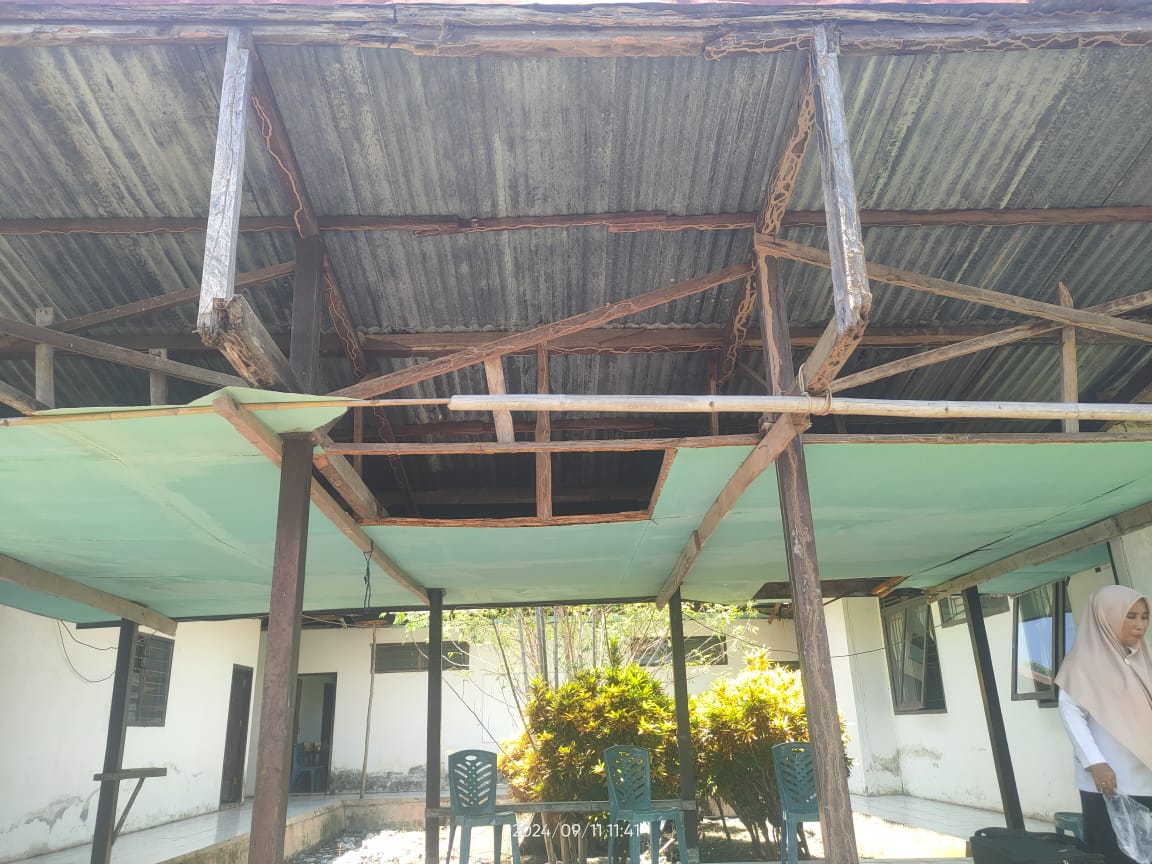 MEMPRIHATINKAN -- Kondisi Kantor BPP Ponrang, Kabupaten Luwu makin memprihatinkan dan sudah butuh perbaikan.
