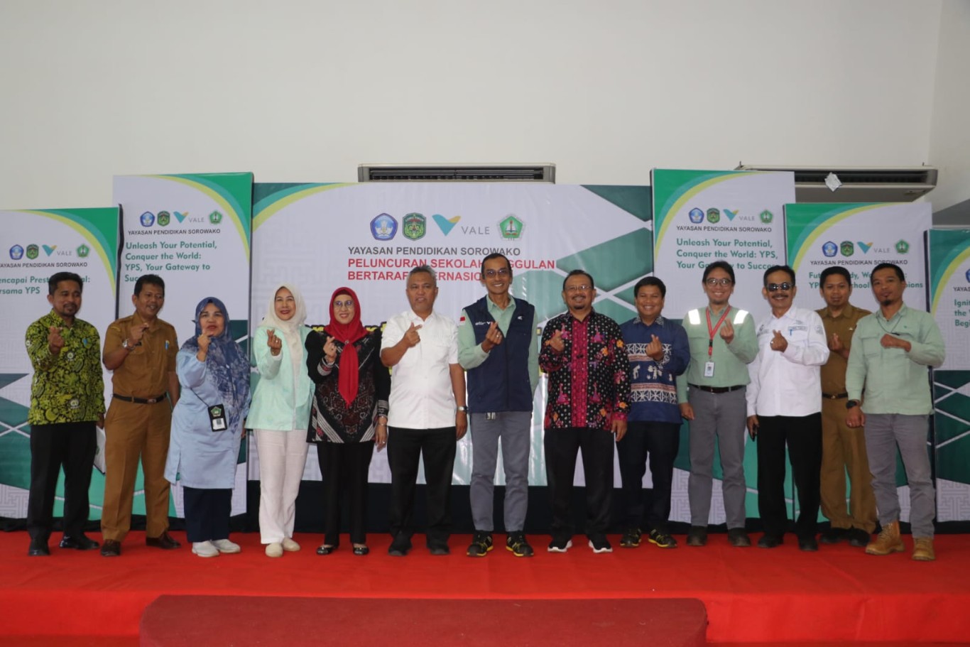 INTERNASIONAL -- Bupati Luwu Timur, H Budiman optimistis keberadaan sekolah bertaraf internasional dapat memberikan inspirasi dan teladan bagi sekolah sekolah lain di Kabupaten Luwu Timur.
