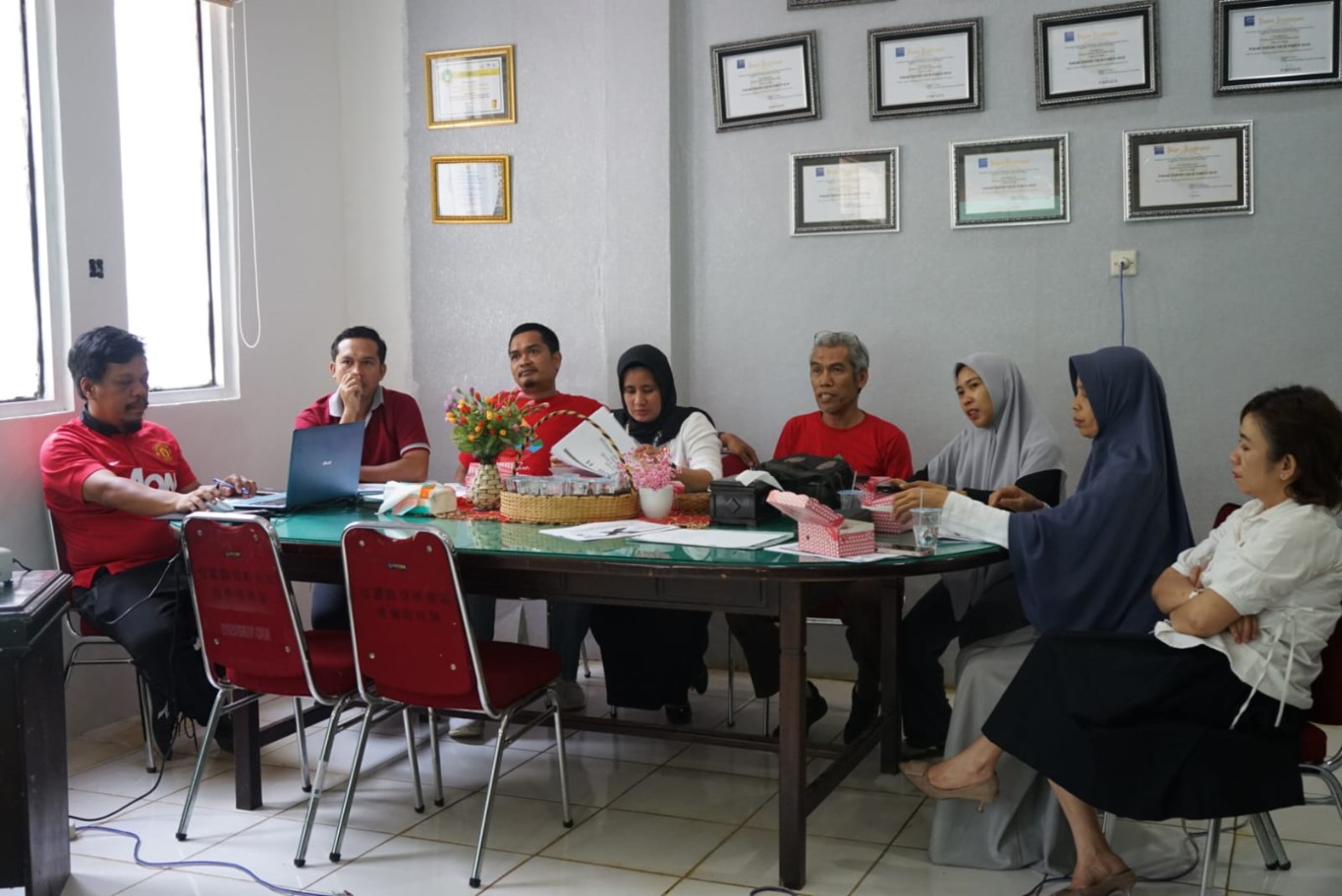 PERTEMUAN -- Disdagkop-UKMP menggelar pertemuan dengan OPD terkait Bapelitbangda, Dinas PMPTSP, Dinas Pertanian, Dinas Perikanan, Diskominfo-SP di Aula Disdagkop-UKMP, Rabu (18/9). 
