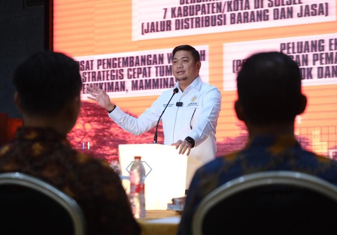 IST
RAKORNIS -- Bupati Gowa, Adnan Purichta Ichsan saat hadir dalam Rakornis PAD Gowa yang diikuti seluruh SPKD pengelola PAD. 
