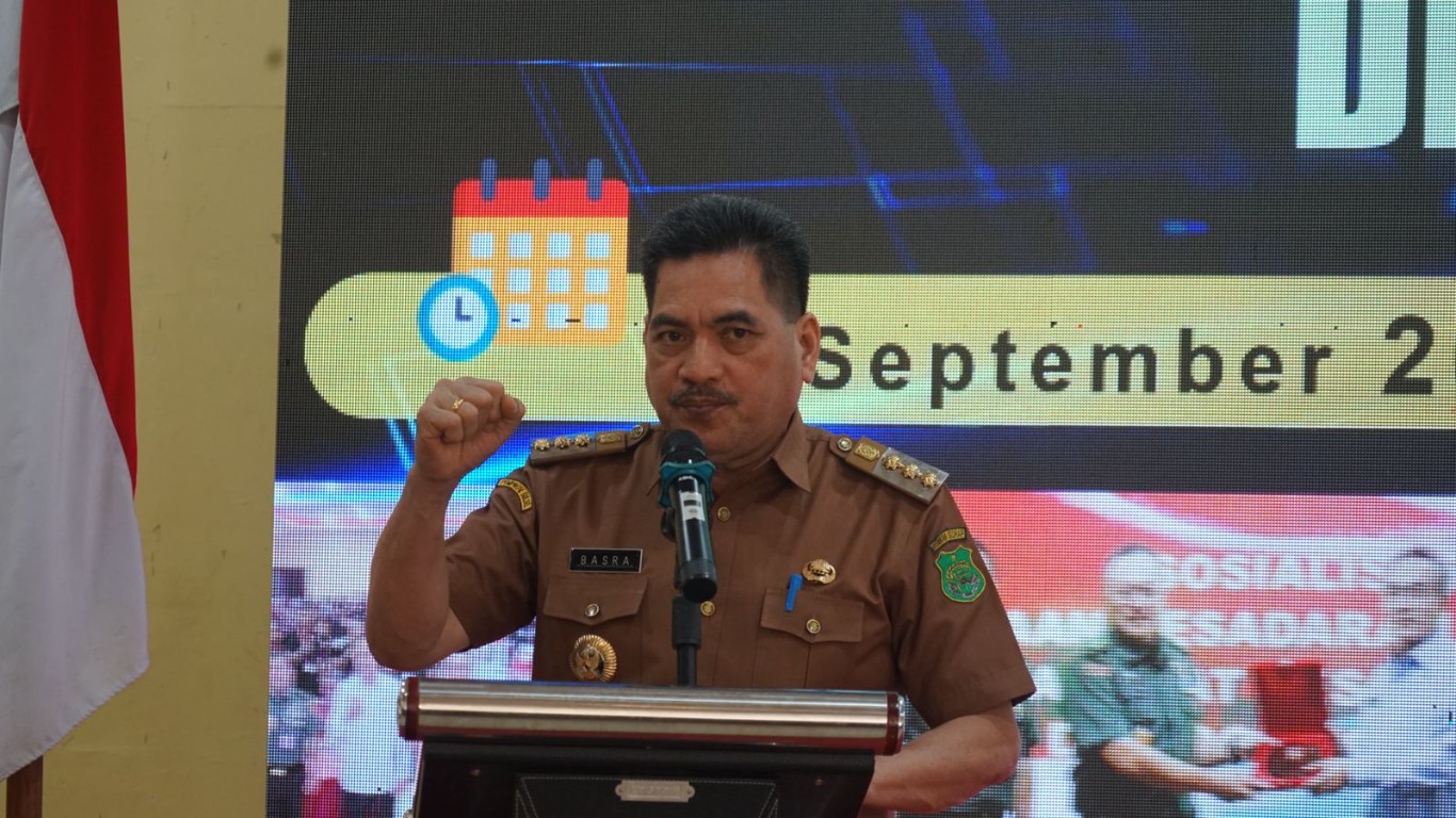 WARNING ASN -- Pj Bupati Sidrap, H Basra mengingatkan seluruh ASN di lingkungan Pemkab Sidrap agar tidak terlibat dalam politik praktis, khususnya menjelang Pilkada Sidrap November mendatang. 