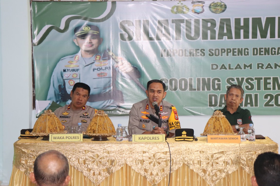 SILATURRAHMI -- Polres Soppeng menggelar silaturahmi dengan pelaku media se Kabupaten Soppeng di Hotel Surya, Selasa (24/9)
