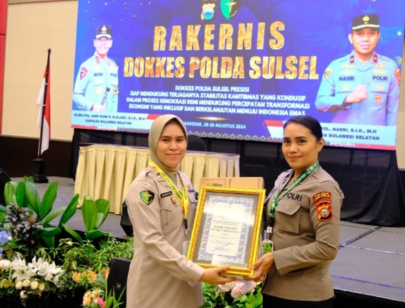 PARIPURNA -- Klinik Adelweis Polres Tana Toraja (Tator) meraih akreditasi paripurna hasil penilaian Lembaga Akreditasi Fasilitas Kesehatan Indonesia (LAFKI) baru-baru ini. 