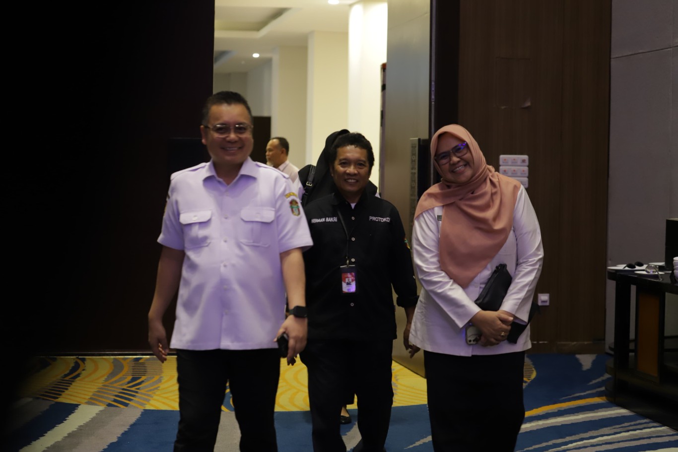 SOSIALISASI --  Pj Bupati Wajo Andi Bataralifu saat menghadiri sosialisasi Pengawasan Pemilihan Secara Tatap Muka yang digelar Badan Pengawas Pemilihan Umum (Bawaslu) Sulsel di Hotel Four Points by Sheraton, Makassar, Rabu (25/9)
