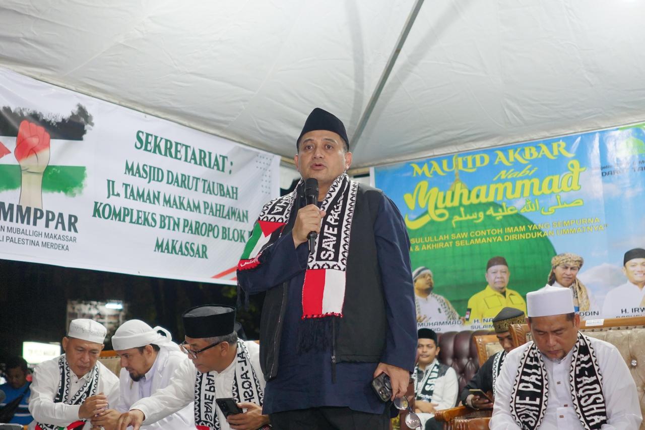 IST
HADIRI MAULID--Calon wali kota Makassar nomor urut satu Munafri Arifuddin menghadiri Maulid di Kompleks BTN Paropo, Kamis (10/10) malam
