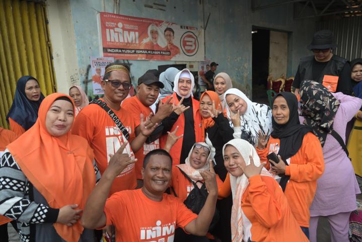 IST
TERIMA ASPIRASI--Calon wali kota Makassar Indira Yusuf Ismail menerima aspirasi dari warga Kelurahan Cambaya, Gusung, dan Pattingalloang Baru Kecamatan Ujung Tanah 
