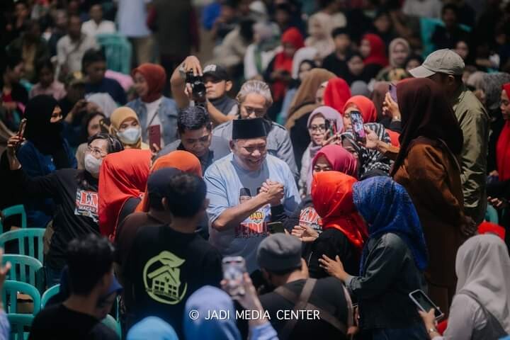 IST
KAMPANYE TERTUTUP--Calon bupati Pinrang Ahmad Jaya Baramuli menggelar kampanye tertutup di Palirang Kecamatan Patampanua
