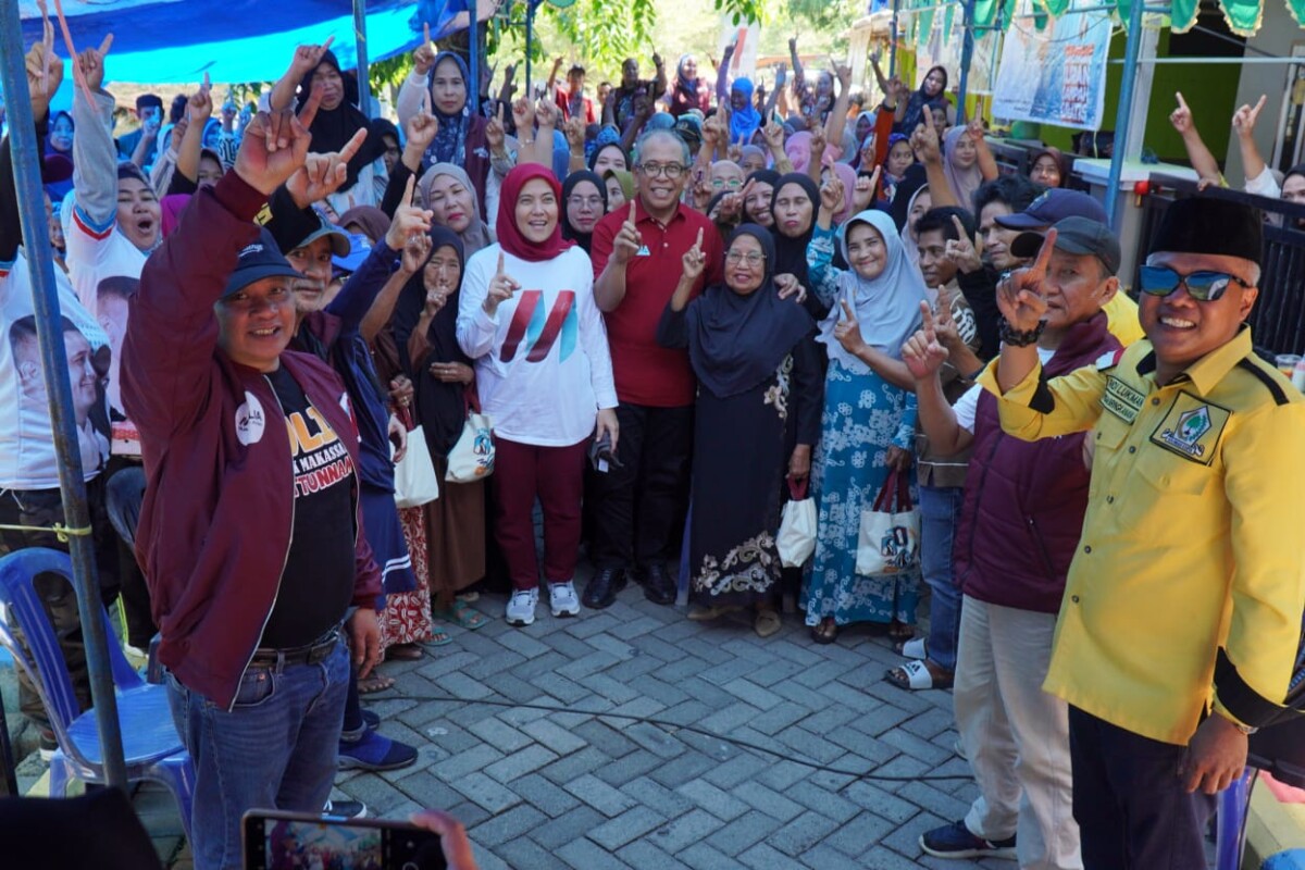 IST
SILATURAHMI--Calon wakil wali kota Makassar Aliyah Mustika bersama ketua tim pemenangan Appi-Aliyah Dr Ilham Arief Sirajuddin menghadiri konsolidasi dan silaturahmi dengan masyarakat Kelurahan Untia, Kecamaran Biringkanaya