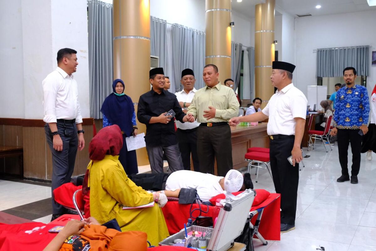 BKM/SAR
DONOR DARAH -- Suasana donor darah yang digelar PMI Gowa dalam rangka Hari Sumpah Pemuda. 