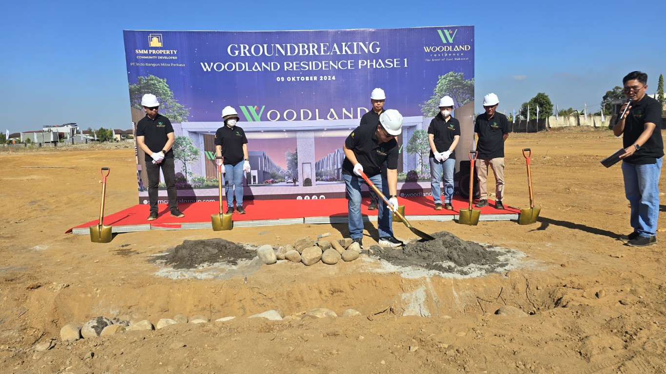 GROUND BREAKING -- Suasana ground breaking Woodland Residence yang dibangun SMM Capital Group sebagai pemilik PT Indo Bangun Mitra Perkasa.