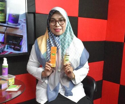 Ratnasari, Pegiat UMKM ”Sulap” Rumput Laut Jadi Produk Kecantikan