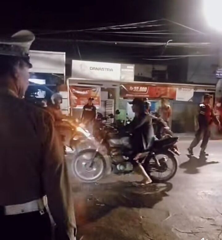 CIPKON -- Tim Operasi Cipkon Polsek Manggala-Polrestabes Makassar yang melaksanakan operasi di wilayah hukum Polsek Manggala.

