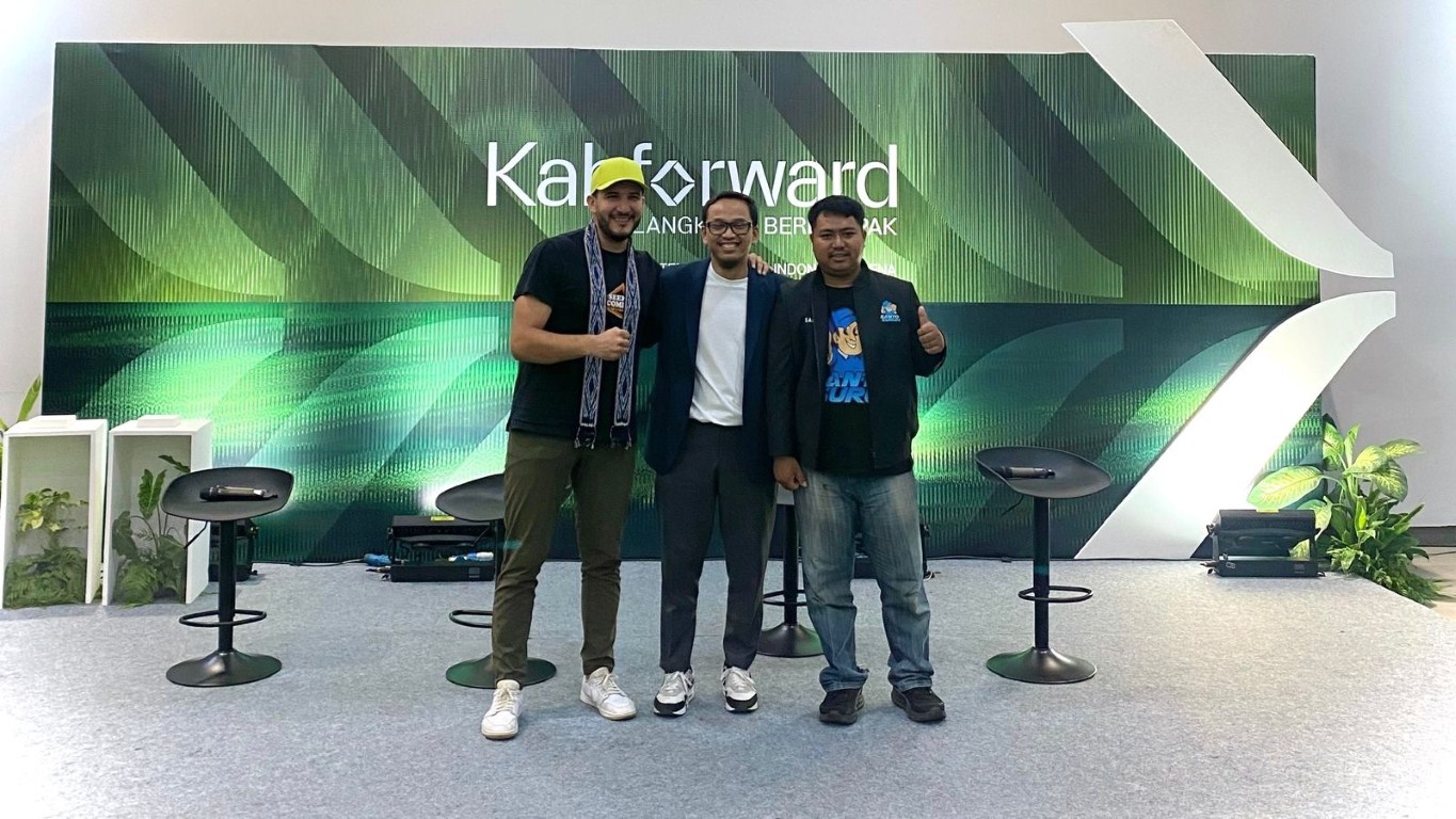 KAHFORWARD -- Ammar Kandil (Yes Theori), Santo Suruh, dan 
Raditya Dika pada Kahforward #LangkahBerdampak
