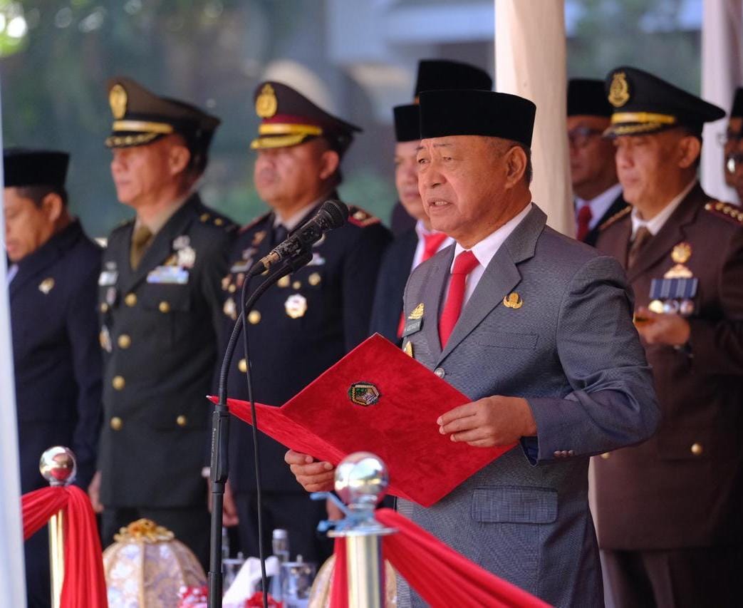 IST
KESAKTIAN PANCASILA -- Wabup Gowa, Abdul Rauf Malaganni saat menyampaikan sambutan seragam peringatan Hari Kesaktian Pancasila dalam upacara di halaman kantor Pemkab Gowa. 

