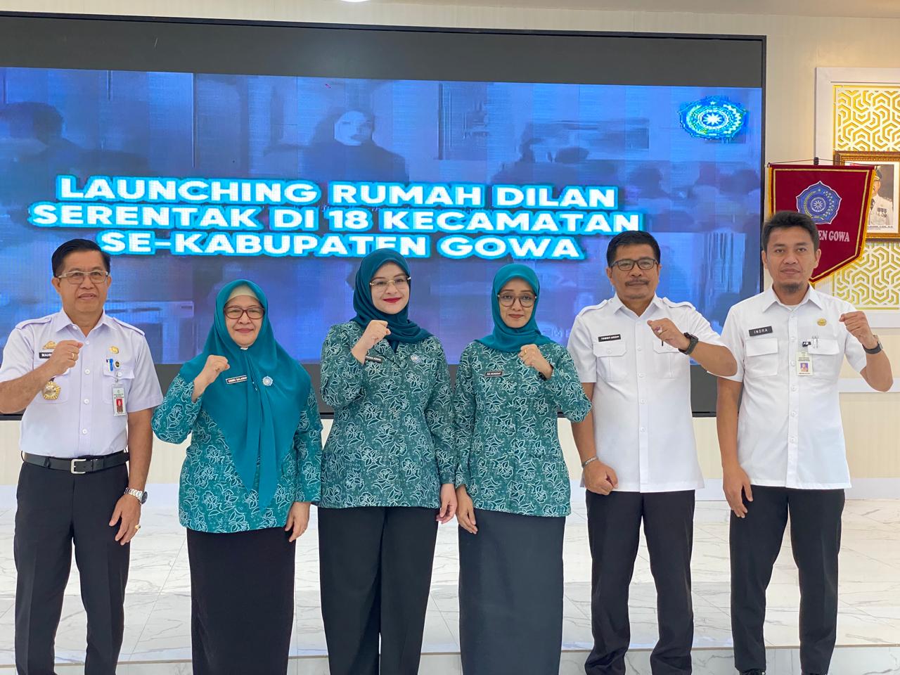IST
LAUNCHING -- Ketua TP PKK Gowa, Priska Paramita Adnan (tiga dari kiri) saat launching Rumah Dilan yang dilakukan TP PKK Gowa bersama instansi terkait. 

