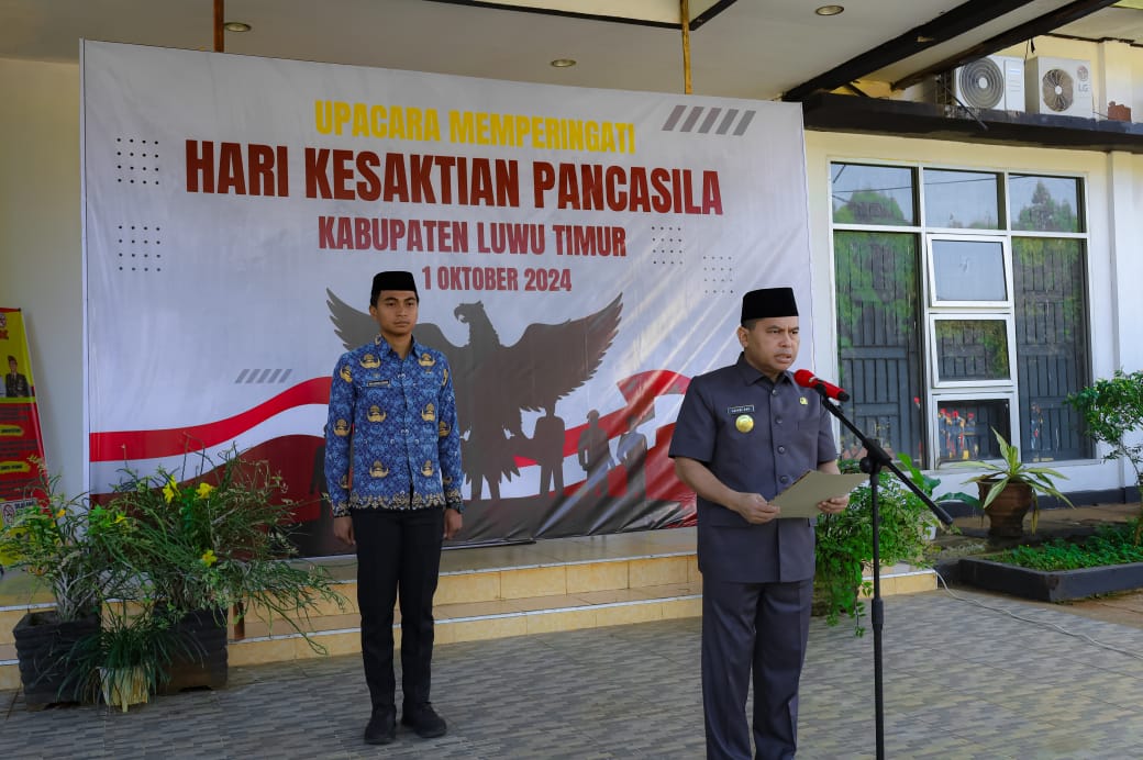 IRUP -- Pjs Bupati Luwu Timur, Jayadi Nas bertindak sebagai Inspektur Upacara peringatan Hari Kesaktian Pancasila Tahun 2024 di halaman Kantor Bapenda Luwu Timur, Selasa (1/10).
