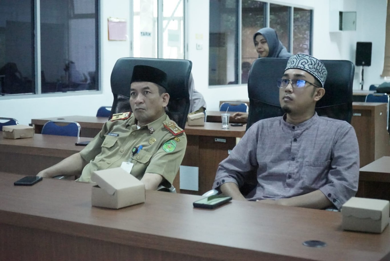 SELEKSI -- Dewan Pengurus Korpri Kabupaten Luwu Timur mengikuti pembukaan seleksi Musabaqah Tilawatil Quran (MTQ) Korpri Tingkat Provinsi Sulsel Tahun 2024 secara virtual di Aula Media Center Diskominfo-SP, Selasa (15/10).
