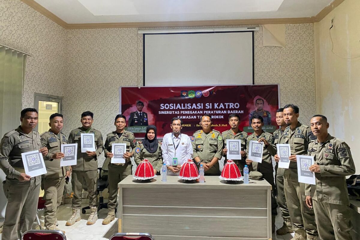 SOSIALISASI -- Reformer PKA Kabupaten Luwu Timur Angkatan V Tahun 2024 menggelar sosialisasi Si Katro Penegakan Peraturan Daerah Kawasan Tanpa Rokok di Aula Rapat Kantor Satpol PP Luwu Timur, Selasa (29/10).