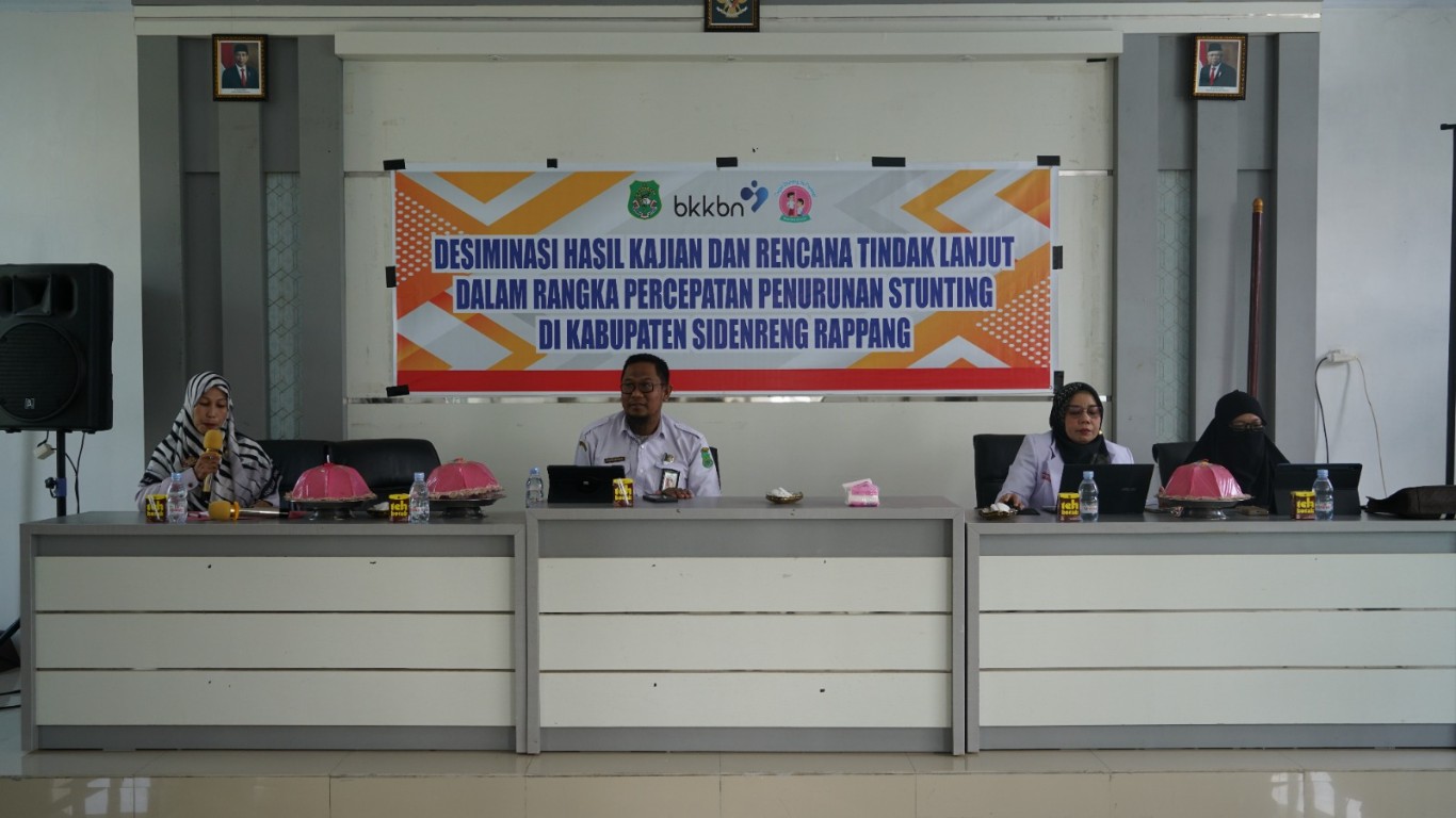 DISEMINASI -- Dinas Pengendalian Penduduk dan KB Pemkab Sidrap mengadakan Desiminasi Hasil Kajian dan Rencana Tindak Lanjut (RTL) Audit Kasus Stunting (AKS) tingkat Kabupaten Sidrap tahap I tahun 2024, Rabu (9/10)