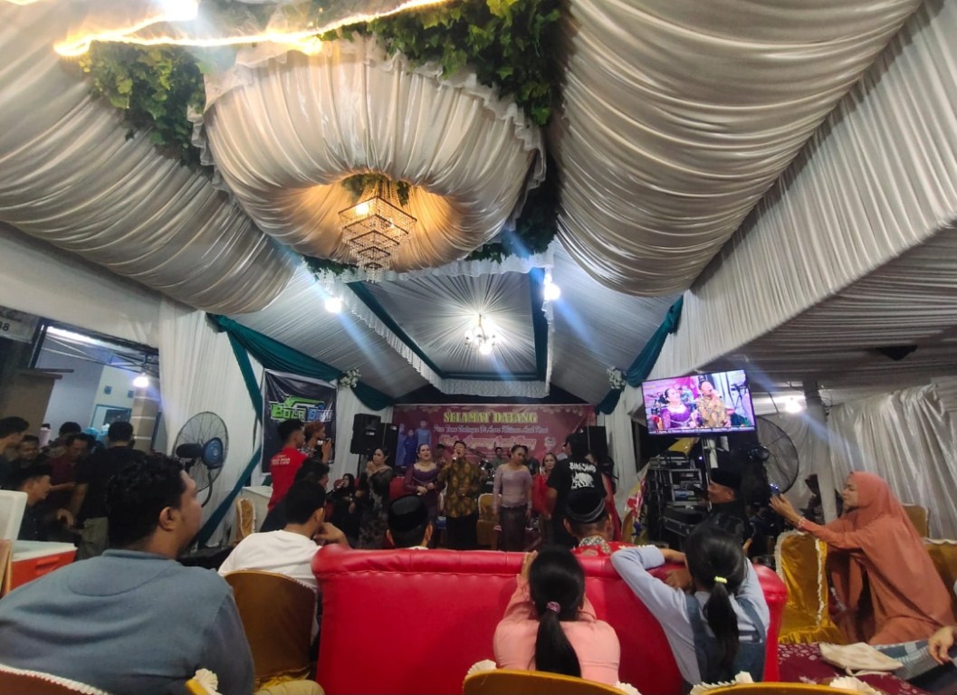 UNDANGAN -- Komunitas Suku Jawa Kabupaten Soppeng secara khusus mengundang H Suwardi Haseng di Orpas, Cabbenge, Lilirilau, Kamis (3/10) malam
