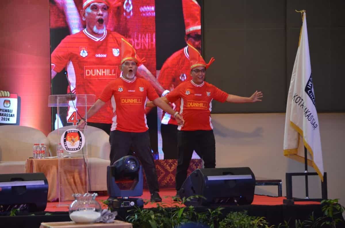 IST
MENGHADIRI DEBAT--Paslon Amri Arsyid-Rahman Bando ketika menghadiri debat terakhir yang digelar KPU di Four Poin By Sheraton Hotel
