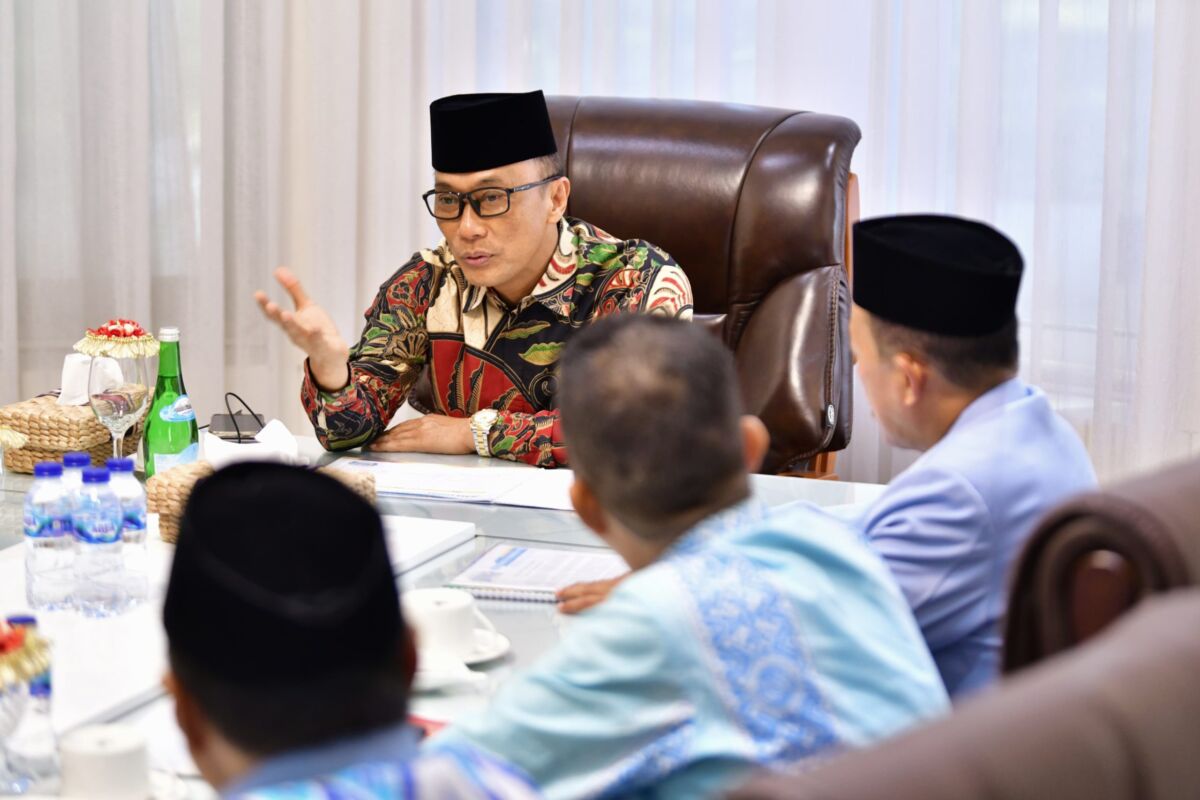 Zudan Laporkan Stadion Sudiang ke Wapres