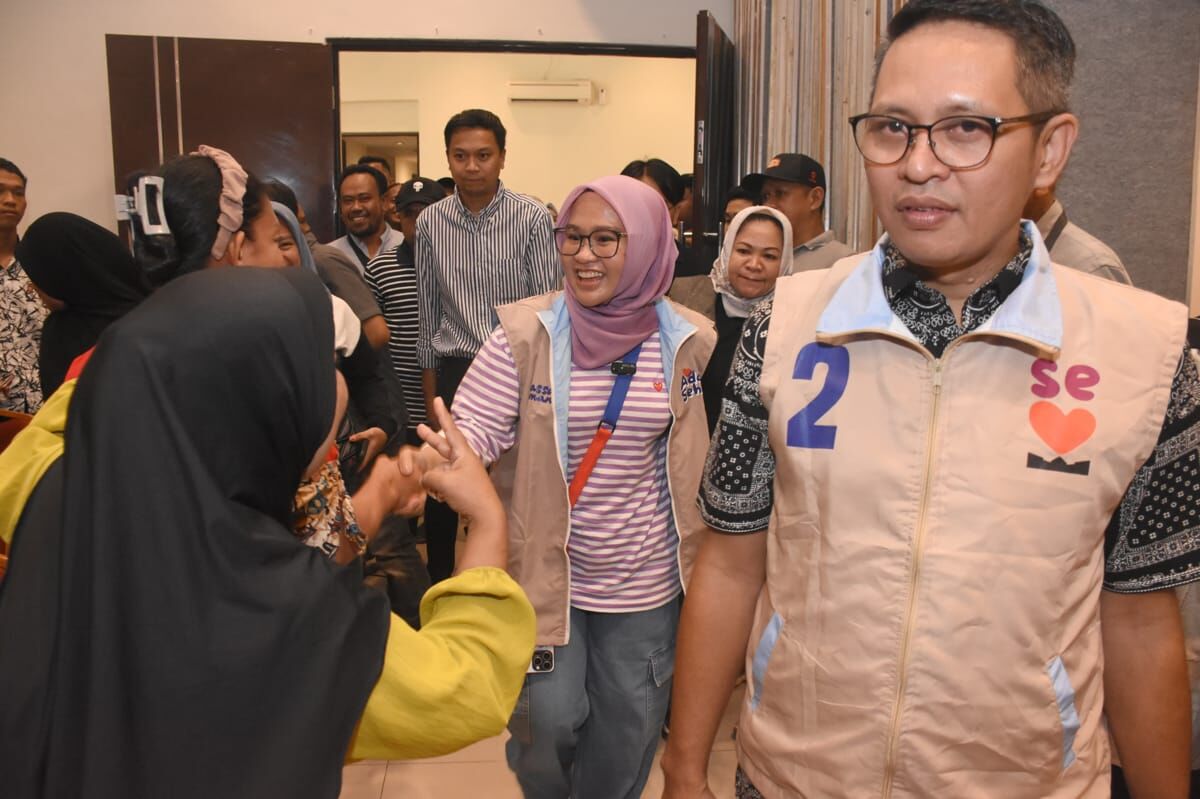IST
BERSAMA--Politisi Nasdem yang juga Ketua DPRD Makassar Supratman bersama calon wakil wali kota Makassar nomor urut dua, Rezki Mulfiati Lutfi, dalam acara yang berlangsung di Hotel Grand Imawan, Rabu (6/11)