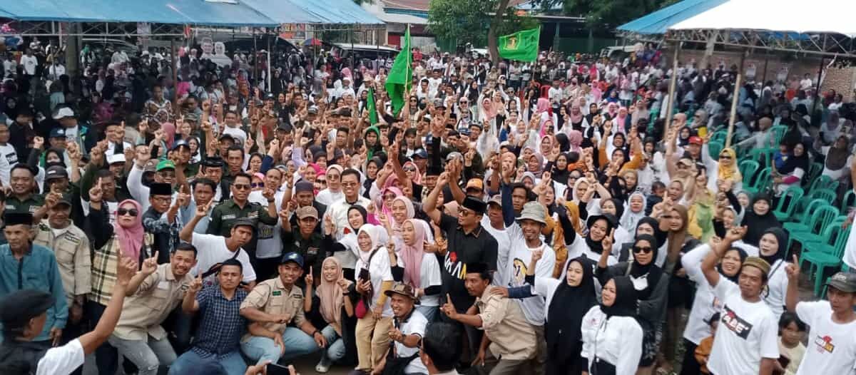 IST
INFRASTRUKTUR DIGITAL--Calon bupati Gowa Amir Uskara menjanjikan infrastruktur digital ketika berkampanye di Kelurahan Pangkabinanga Kecamatan Pallangga, Kamis (7/11)
