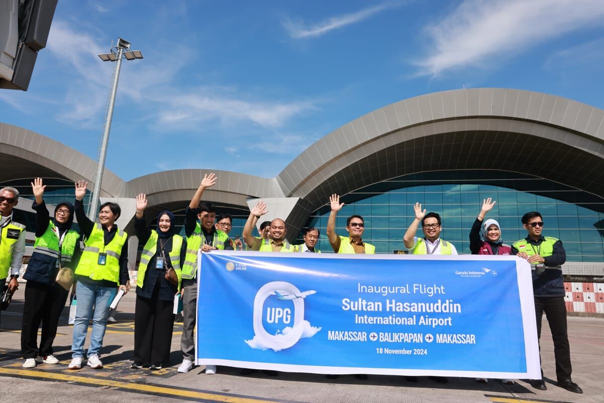 ist
HADIRI-Pj Sekkot Makassar, Irwan Rusfiandi Adnan, menghadiri peluncuran rute baru penerbangan Garuda Indonesia yang menghubungkan Makassar dan Balikpapan, Senin (18/11) di Bandara Internasional Sultan Hasanuddin.
