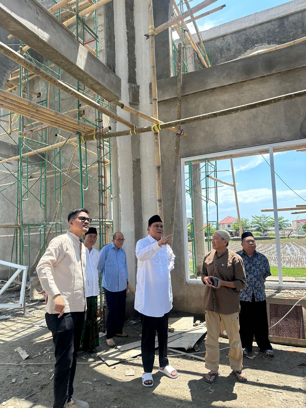 Anggota Komisi V DPR Cek Proyek Masjid Raya